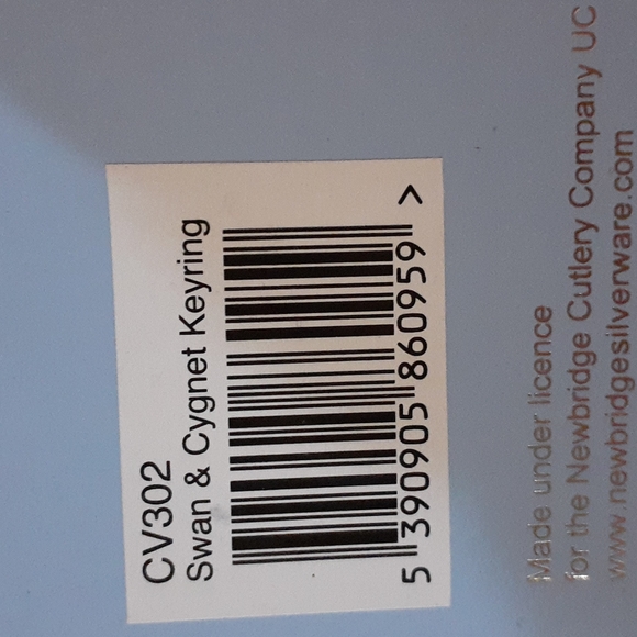 Newbridge Swan and Cygnet Keyring - Picture 6 of 6